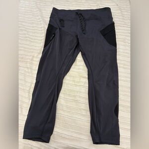 Lululemon W5EGJS Cargo Super High Rise Hiking Leggings. Rare! Charcoal Size 18